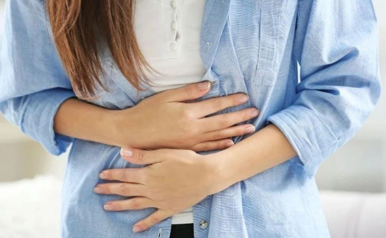 女子腹痛，宫外孕、肾结石，还是阑尾炎？一个动作最终锁