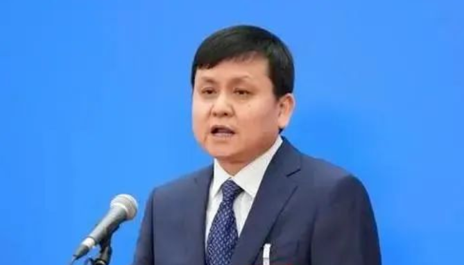 张文宏等代表两会提案：医生编制、待遇、休假会如何变化？